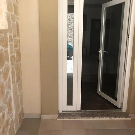 Mikulic Apartman Zára