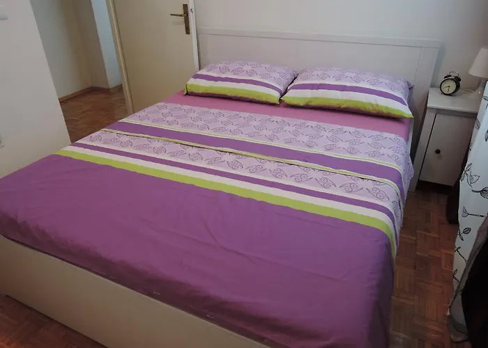 Apartments Mikulic *