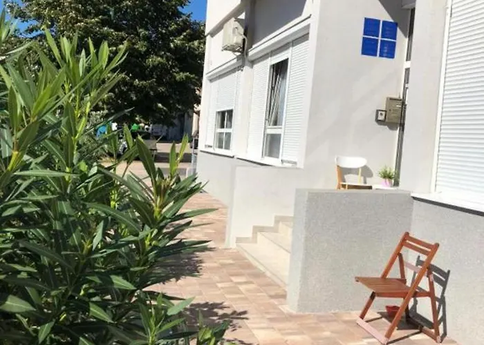 Apartments Mikulic *